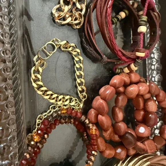 Elegant Gold and Brown Women's Jewelry Lot - Picture 3 of 4